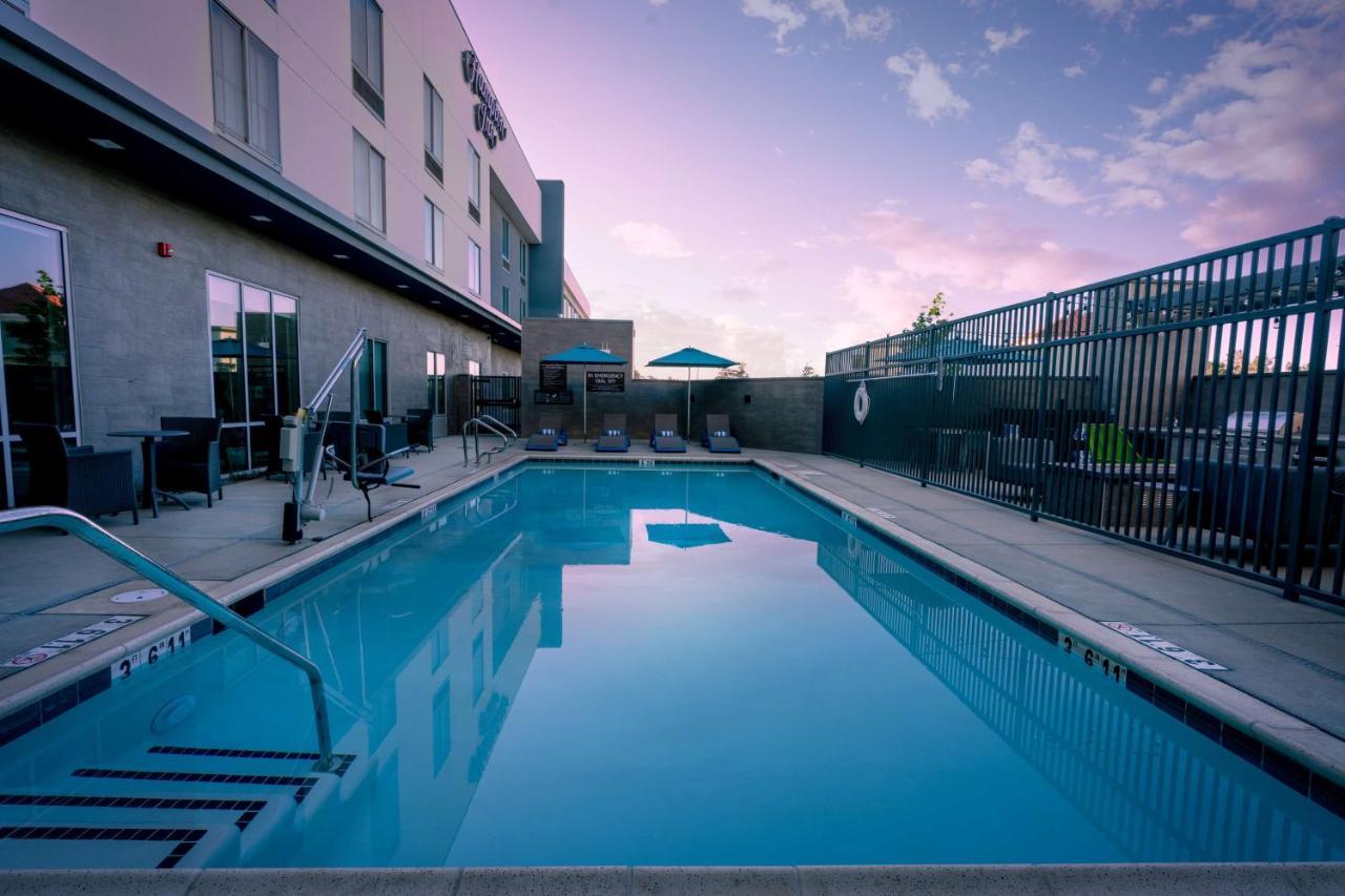 Hampton Inn Riverside March Air Force Base, Ca Eksteriør bilde